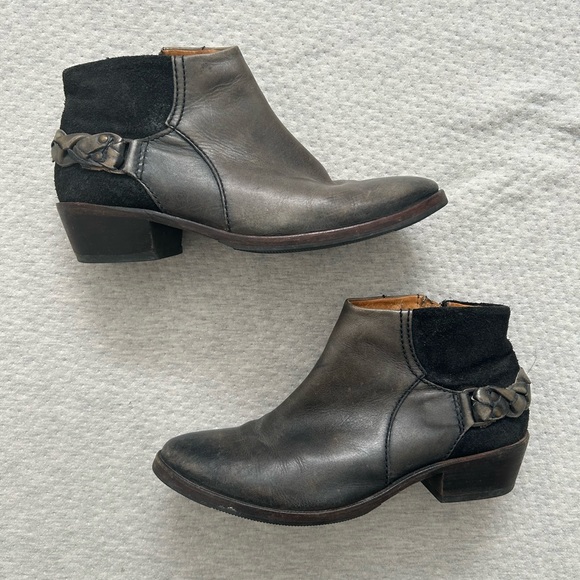 Anthropologie Hudson Western Leather Ankle Boot. Black Size 39. - Picture 4 of 7